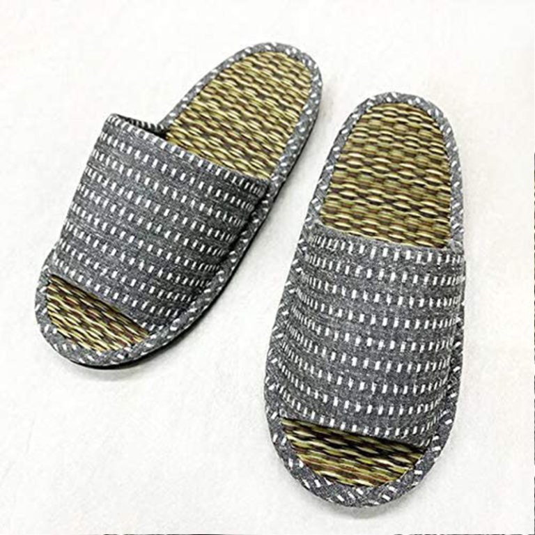 Tatami Rush slippers Gray dot design | Tokyo Store | Tatami Mat, Sake Cup